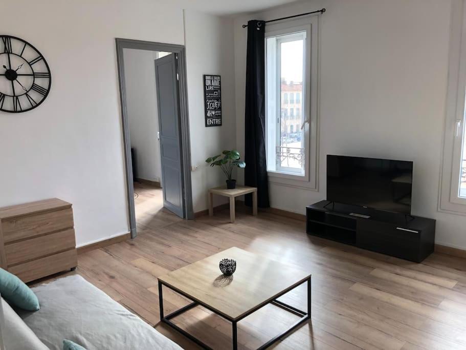 Appartement Spacieux Centre Ville Rivesaltes Esterno foto